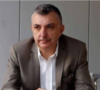 Neşe’nin Kırılgan Yankısı: Manuel
Vilas’la Lirik Bir Yalnızlık